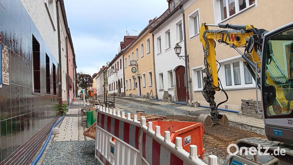 Die Bauarbeiten in der Burgstraße sollen noch vor November komplett abgeschlossen sein. Bild: as