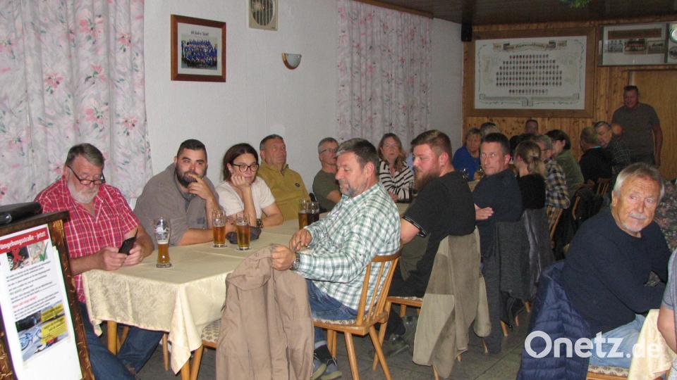 62 Bürger aus unterschiedlichen Gesellschaftsschichten der Marktgemeinde zeigten reges Interesse an der Bürgerinitiative zum Bau der Umgehungsstraße. Bild: knh