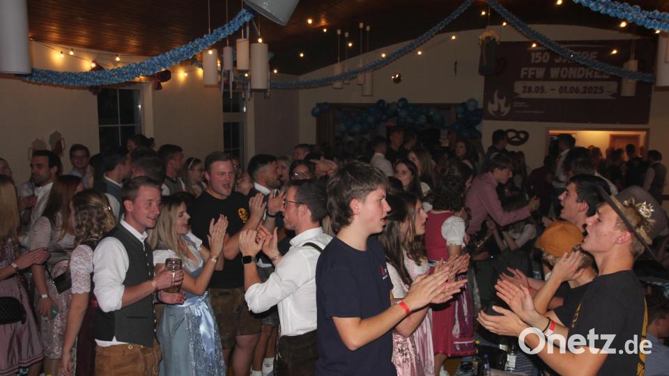 Party pur im Jugendheim-Saal in Wondreb. Bild: kro