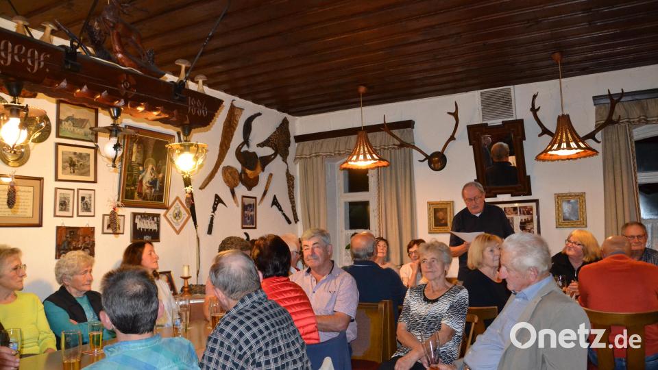 Auch Peter Franz trägt seinen Teil zu einem unterhaltsamen Abend bei. Bild: gi