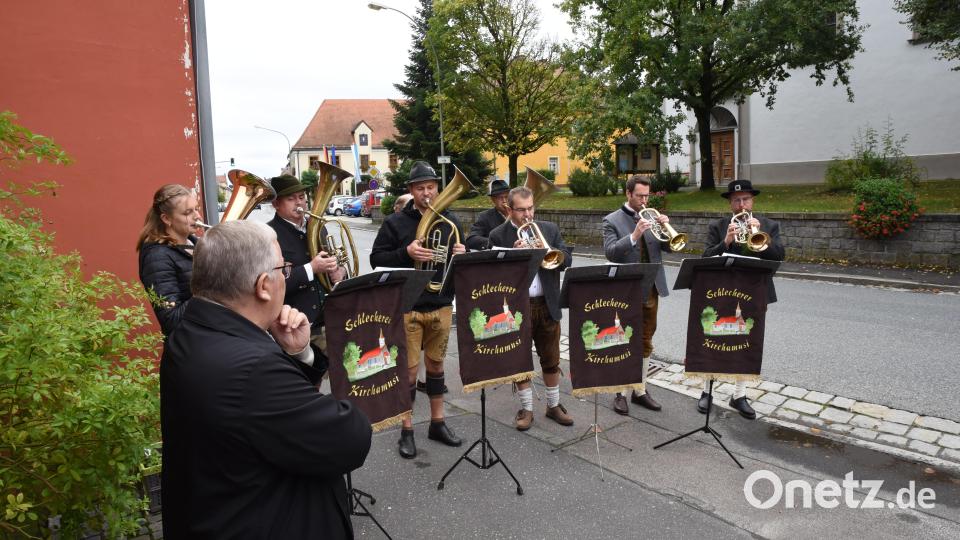 Die &quot;Schlecherer Kirchamusi&quot; bot die perfekte musikalische Umrahmung der Einweihungsfeier. Bild: nag