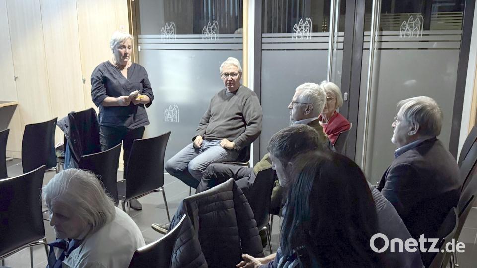 Miteinander reden: Die Diskussions-Runde zeigte Betroffenheit über die Gewaltspirale im Nahen Osten. Bild: mgo
