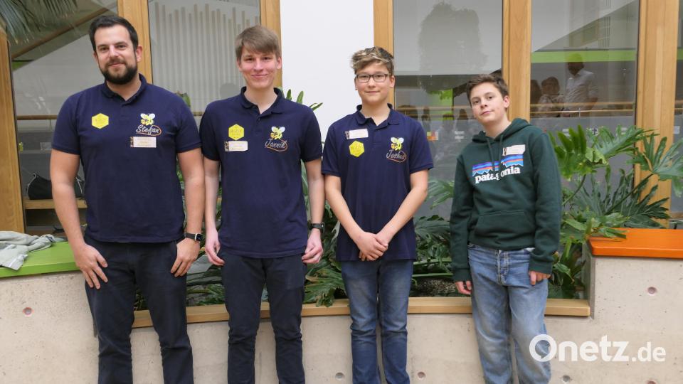 Vom Bienenzuchtverein Sulzbach-Rosenberg kommt erneut der Bayerische Meister der Jungimker. Zum Team gehören (von links) Betreuer Stefan Hubmann, Jannik Bohmann, Joshua Pfadenhauer und Lucas Brütting. Bild: Alexander Lotter