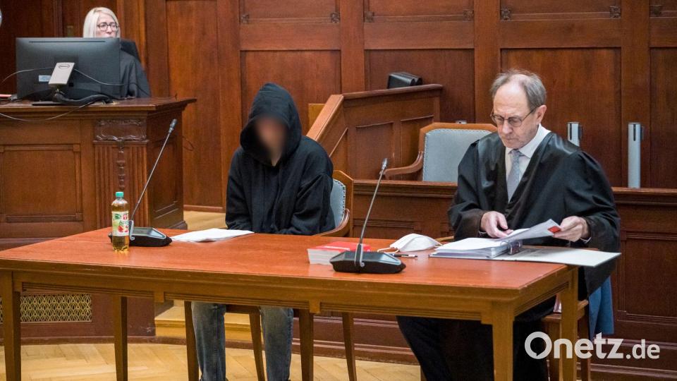 Wegen Mordverdachts steht ein junger Mann in Bayreuth vor Gericht. Bild: Daniel Vogl/dpa