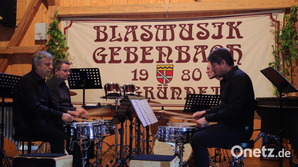 Rhythmisches Taktgefühl bewiesen die &quot;Ammer-Drummer&quot; der Ammerthaler Blaskapelle. Bild: Artur Lindner