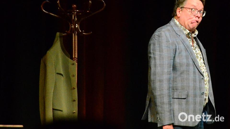 Helmut Schleich wird in der der Neustädter Stadthalle gefeiert. Bild: Kunz