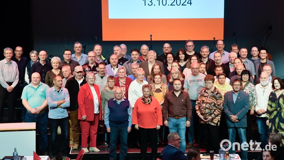 Jede Menge Mitglieder bringen es auf 25 beziehungsweise 40 Jahre Zugehörigkeit. Bild: Petra Hartl