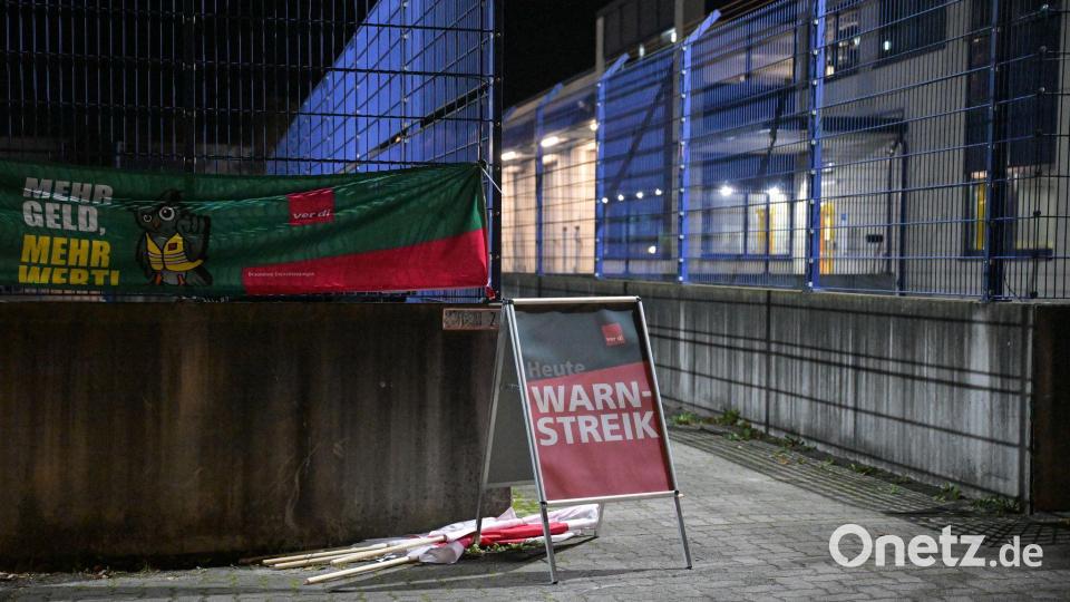 Die Gewerkschaft rechnet damit, dass am Wochenende das Geld an den Automaten knapp werden dürfte. Bild: Hannes P. Albert/dpa