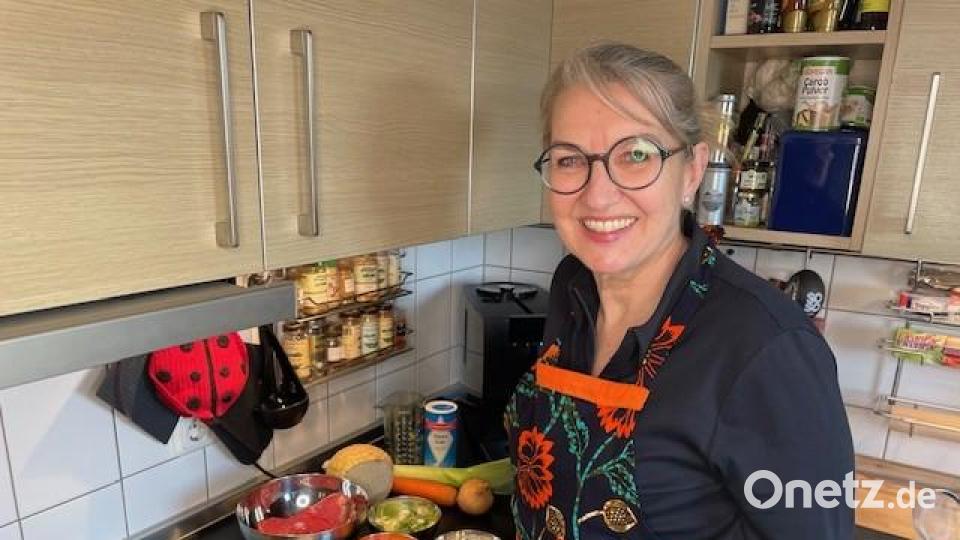 Karin Lorenz-Scheuenstuhl kocht für uns aus der Egerländer Küche. Bild: Gerhard Scheuenstuhl