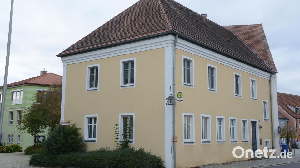 Bis zur Einweihung der Schule auf dem Koppelberg befand sich das Schulhaus unmittelbar neben der viel befahrenen B 15. Bild: bey