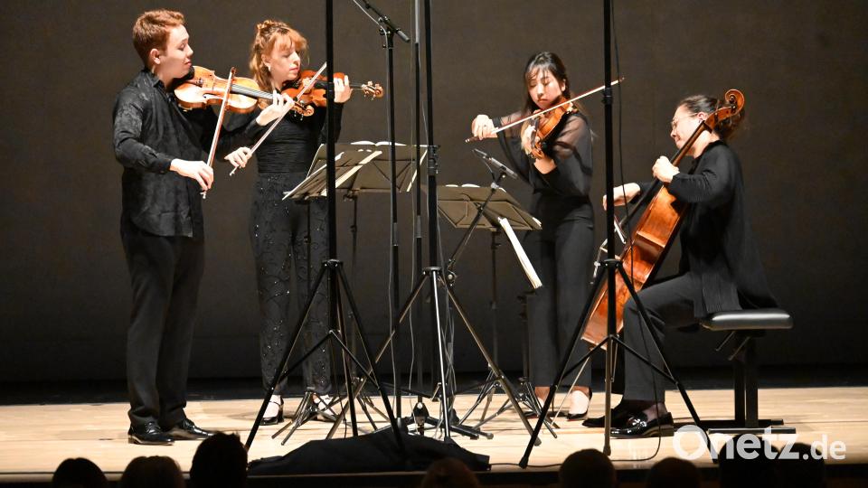 Leidenschaft steht den blutjungen Musikern des Berliner Leonkoro-Quartetts ins Gesicht geschrieben, als sie vergangenen Freitag in der Max-Reger-Halle gastierten. Bild: kki