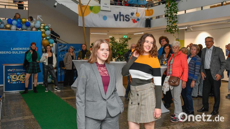„LANGE NACHT DER VHS“ 75 Jahre vhs Landkreis Amberg-Sulzbach. Modenschau
Second hand fashion Bild: Petra Hartl