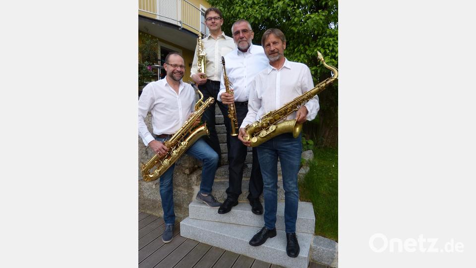 Die "Sax-Brothers" spielen von ca. 20 - 23 Uhr im gläsernen Atrium. Bild: Picasa