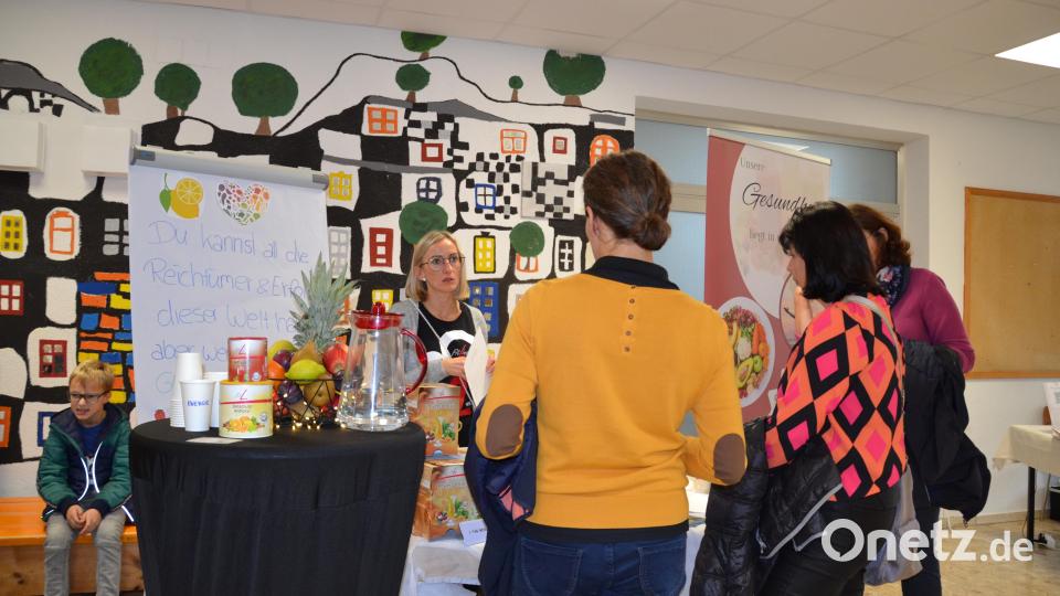 Die Verbrauchermesse „1. Vielfalt“, die an zwei Tagen in der Turnhalle in Moosbach stattfand, wurde von der Bevölkerung gut angenommen. Bild: gi