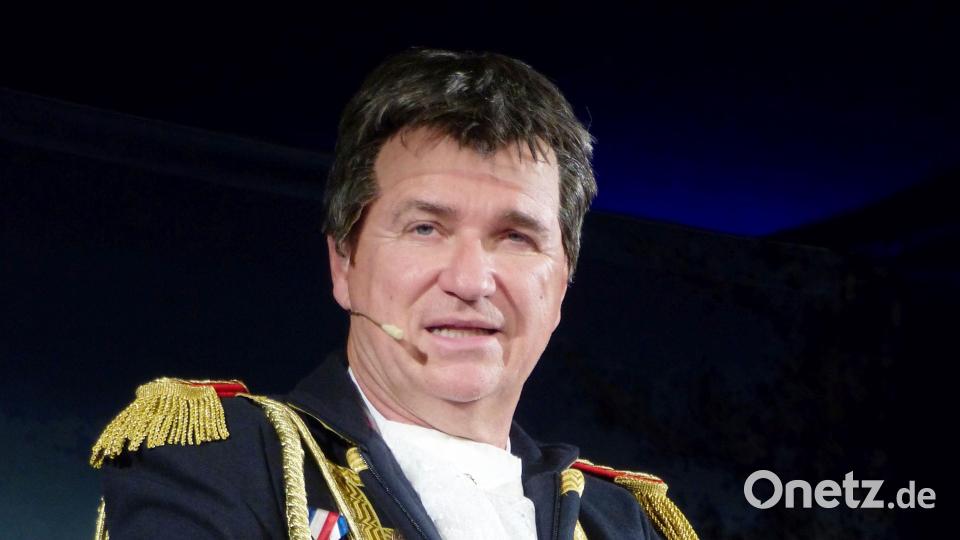 Wolfgang Krebs in der Rolle von König „Margus I.&quot; brachte die Zuschauer im Kastler Forsthof in Kastl zum Lachen. Bild: jp