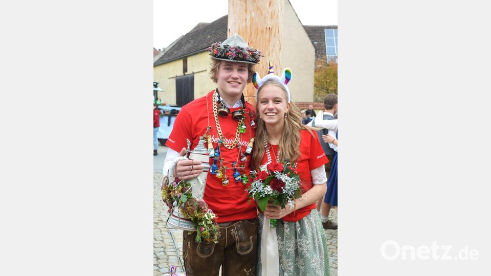 Das neue Oberkirwapaar Franziska Müller und Fabian Allwang Bild: fdl