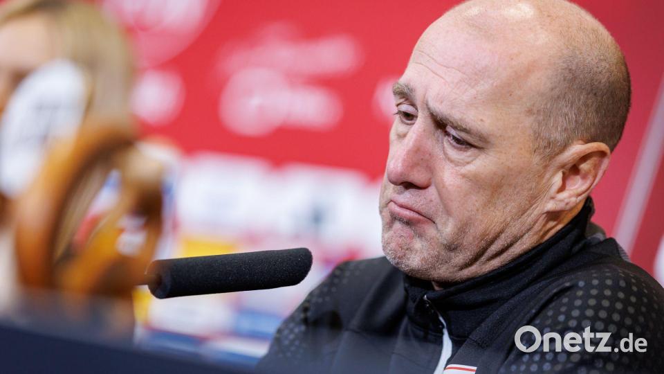 Nach dem 3:8 in Nürnberg nicht mehr Jahn-Coach: Joe Enochs. Bild: Daniel Karmann/dpa