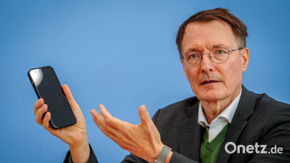 Gesundheitsminister Karl Lauterbach (SPD) wirbt für die E-Patientenakte. Archivbild: Kay Nietfeld/dpa