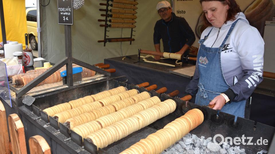 Ein Fierant aus Tschechien bot frisch gebackene Baumkuchen an. Bild: jr