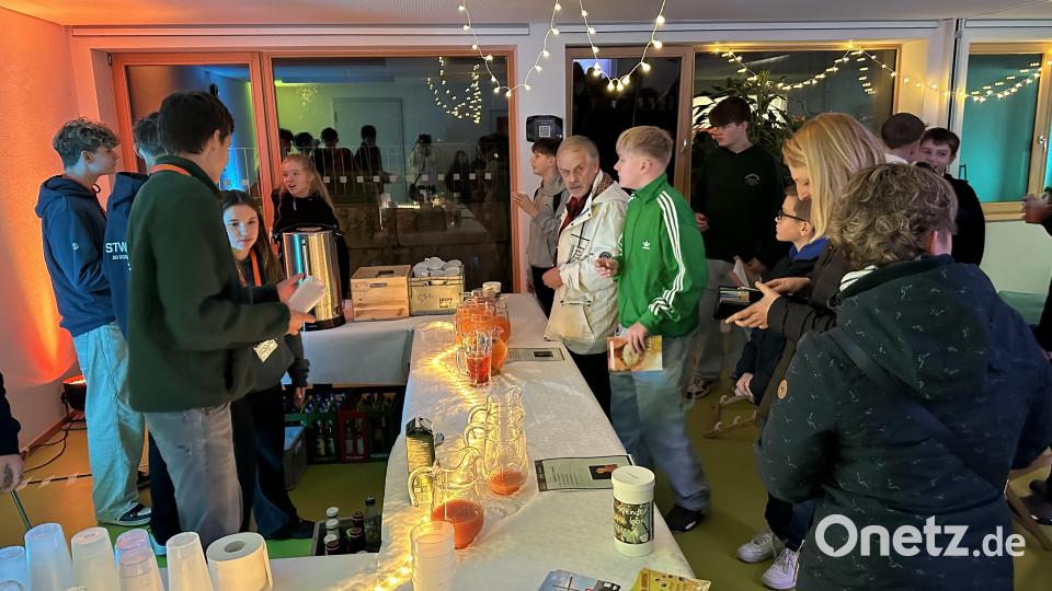 Im evangelischen Gemeindehaus Rosenberg gab es Erfrischungen. Bild: ero