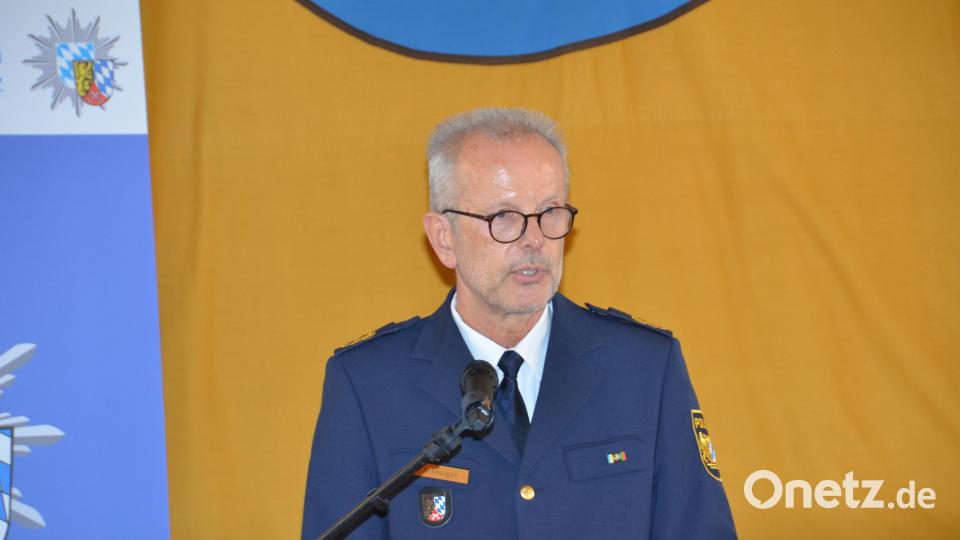 Polizeipräsident Thomas Schöniger bei seiner Rede. Bild: dob