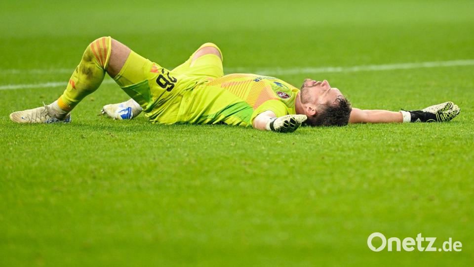 Nürnbergs Torwart Christian Mathenia nach dem Pokal-Aus. Bild: Uwe Anspach/dpa