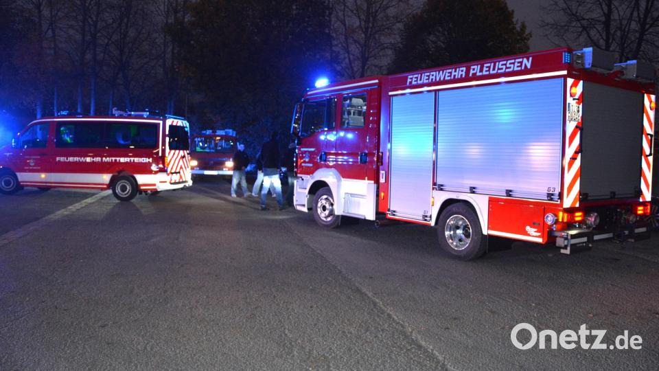 Begrüßt wurden die neuen Feuerwehrfahrzeuge im Gewerbegebiet Birkigt. Bild: jr