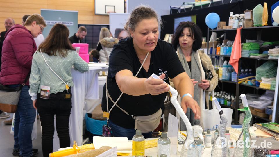 An der Lifestyle-Messe im Schwarzenfelder Sportpark beteiligen sich 63 Aussteller. Bild: Hirsch