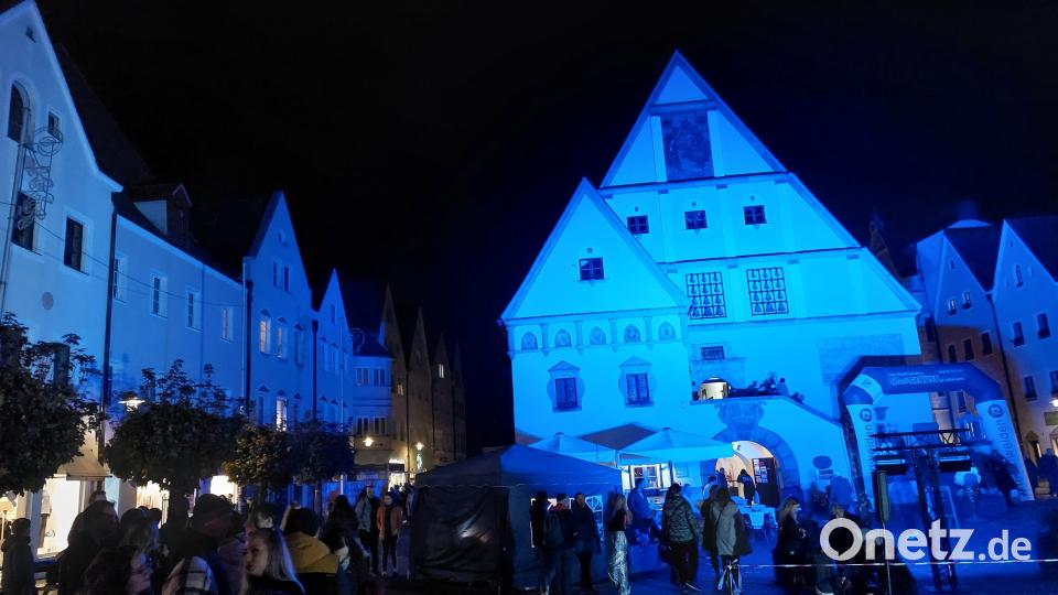 Die Weidener Innenstadt in Blau. Bild: Kunz