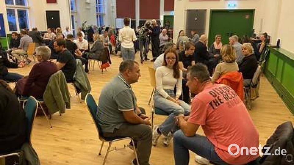 Mehr Demokratie veranstaltet das Format &quot;Sprechen &amp; Zuhören&quot; in ganz Deutschland. Hier fand die Veranstaltung im Oktober in Michendorf in Brandenburg statt. Bild: Mehr Demokratie e.V./Jonas Baumgart