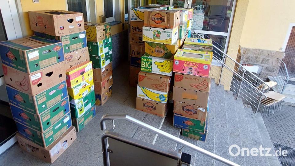 Das Kleiderstüberl packte rund 130 Kartons zur Abholung für die Oase. Diese bringt die Kleidung zu Bedürftigen nach Osteuropa. Bild: wrm