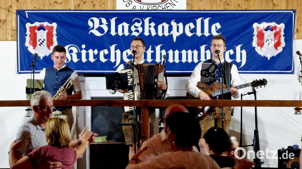„Power Hoch 5“ begeistert mit dem Original Oberkrainer-Sound das Publikum. Bild: exb; Blaskapelle/Richard Zeitler