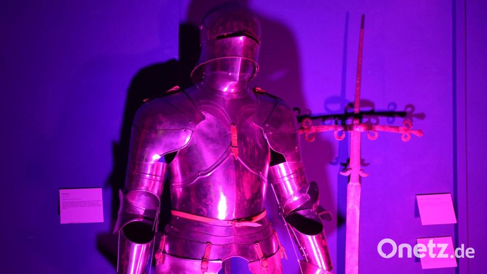 Am Samstagabend, 16. November, präsentiert sich das Stadtmusem Amberg in ganz anderem Licht, im wahrsten Sinne des Wortes: Beim Event &quot;nachts erwacht&#039;s&quot; soll Geschichte lebendig werden. Bild: Stadtmuseum Ambnerg/Julia Riß