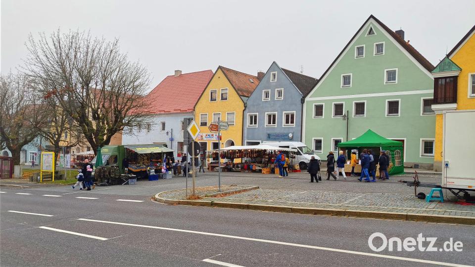 Überschaubar war das Angebot am Martinimarkt in Erbendorf. Bild: njn