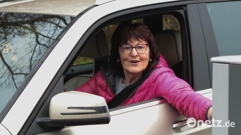 Christa Meier aus Vilseck ist Patientin bei Orthopäde Patrick Krös. Das Parkplatz-Drama macht sie bereits seit mehreren Wochen mit. "Man muss ständig suchen, es ist nicht einfach", sagt sie. Bild: Wolfgang Steinbacher