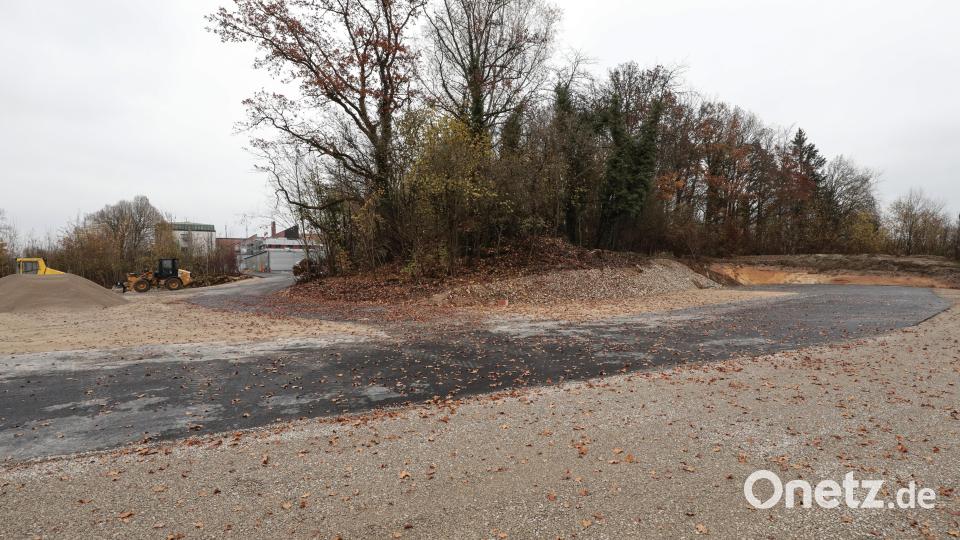 Der neue Parkplatz wird 65 Stellplätze bieten – sie sind ausschließlich Mitarbeitern vorbehalten. Bild: Wolfgang Steinbacher