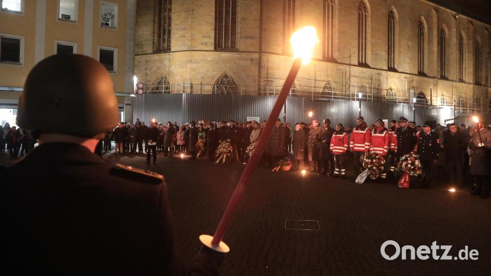 In Amberg wird der Volkstrauertag traditionell am Vorabend gefeiert, als am Samstag. Bild: Wolfgang Steinbacher