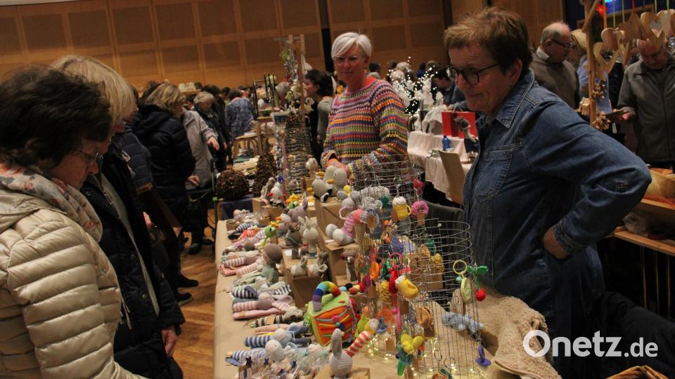 Ein Besuchermagnet war einmal mehr der Hobbykünstlermarkt in und um die Neustädter Stadthalle. Das Angebot war üppig, breit gefächert und qualitativ hochwertig. Bild: prh