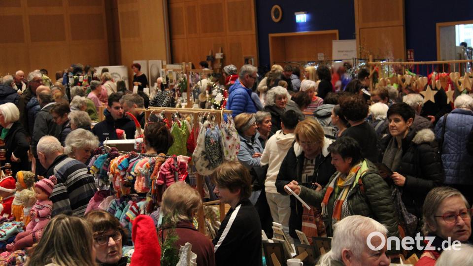 Ein Besuchermagnet war einmal mehr der Hobbykünstlermarkt in und um die Neustädter Stadthalle. Das Angebot war üppig, breit gefächert und qualitativ hochwertig. Bild: prh