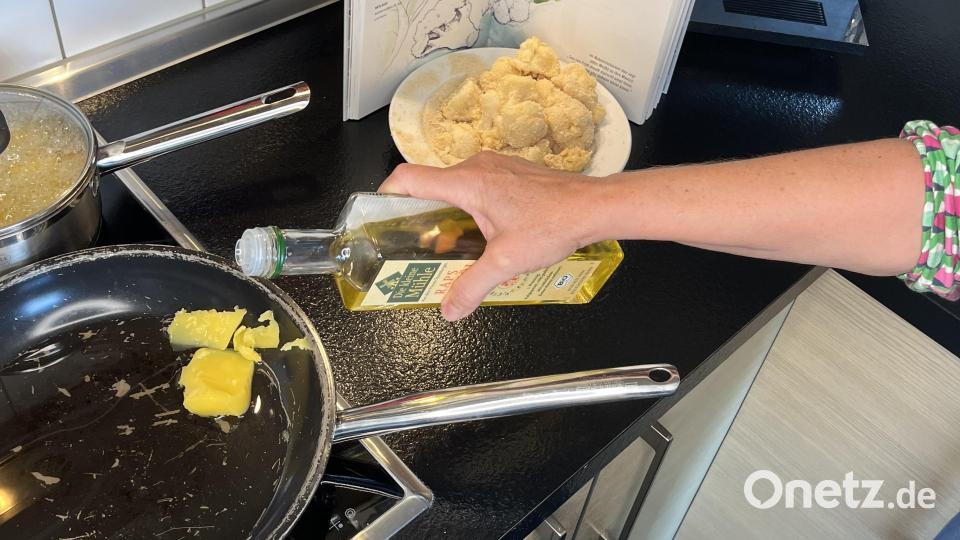 Butterschmalz oder Öl erhitzen. Bild: Gerhard Scheuenstuhl