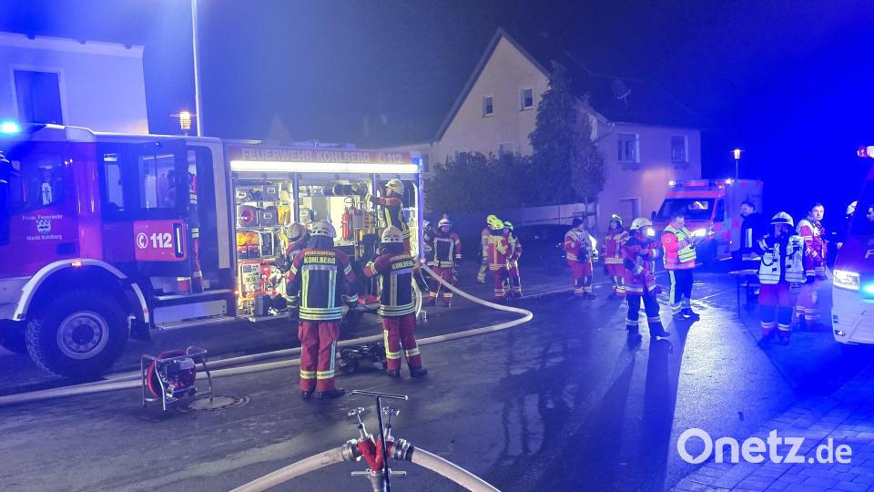 Aus sieben Orten waren die Feuerwehren an den Brandort nach Kohlberg geeilt. Bild: Josef Fischer/exb