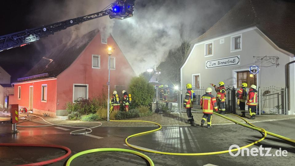 In Kohlberg brannte am Samstagabend ein Einfamilienhaus. Symbolbild: Josef Fischer/exb