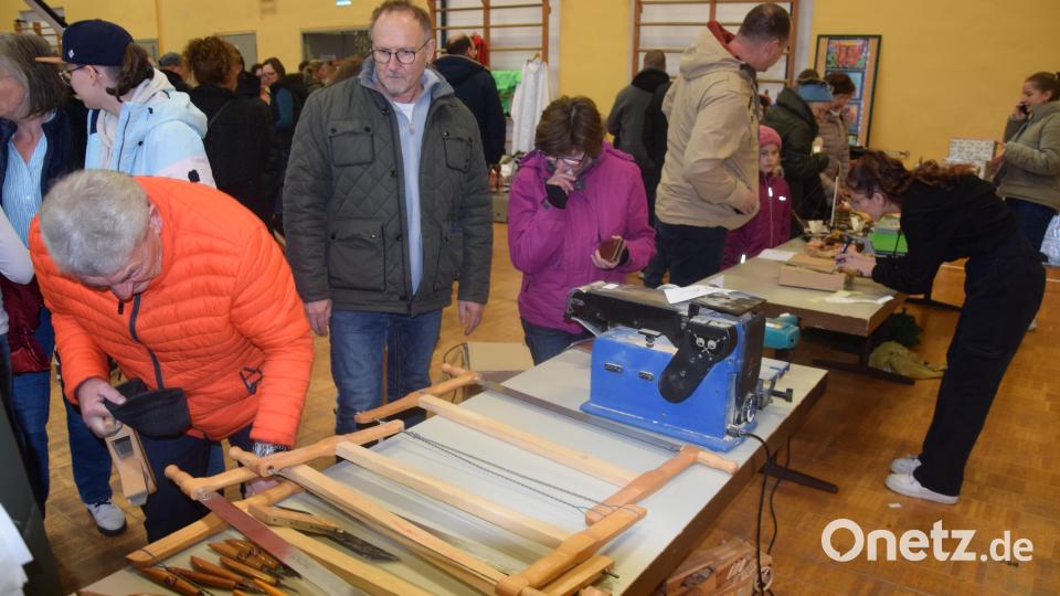 Werkzeuge von der Spachtel über Hobel, Sägen bis hin zu Schleifmaschinen waren der absolute Renner. Bild: fz