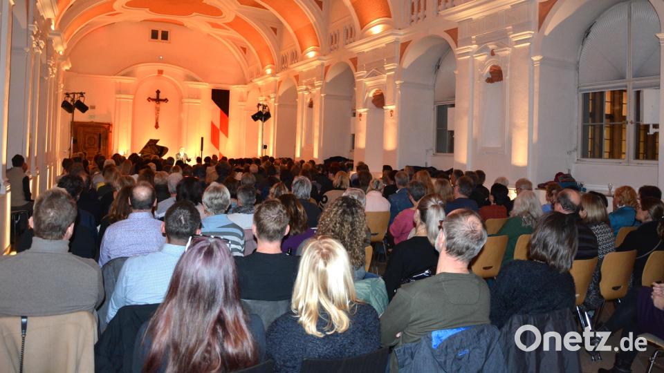 In diesem tollen Ambiente fand am Samstagabend das Konzert mit Markus Engelstädter statt. Bild: jr