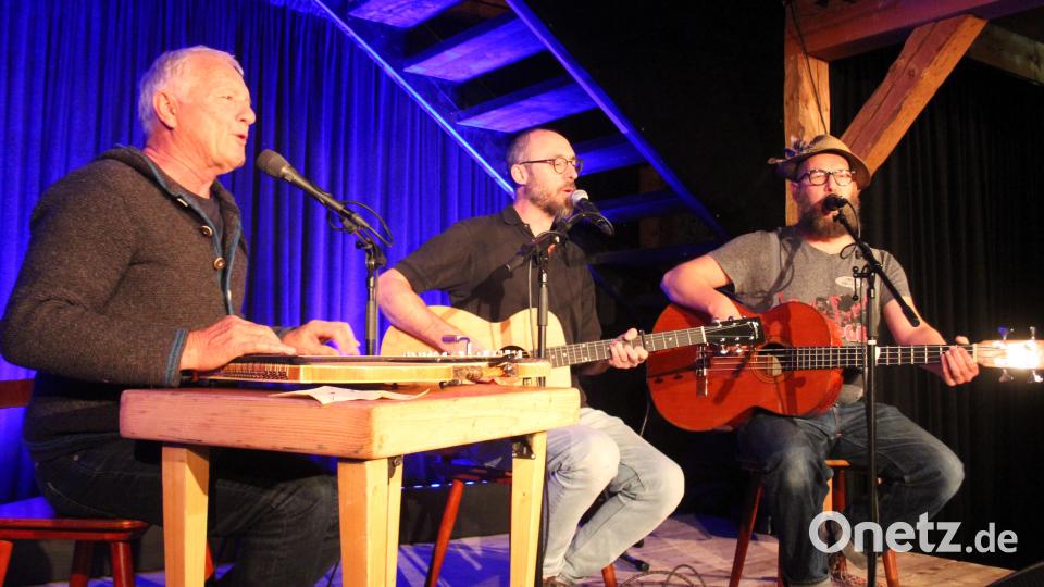Für beste Volksmusik-Unterhaltung am Schafferhof sorgten (von links) Josef Brustmann, Benny Schäfer und Sebastian Horn. Bild: stg
