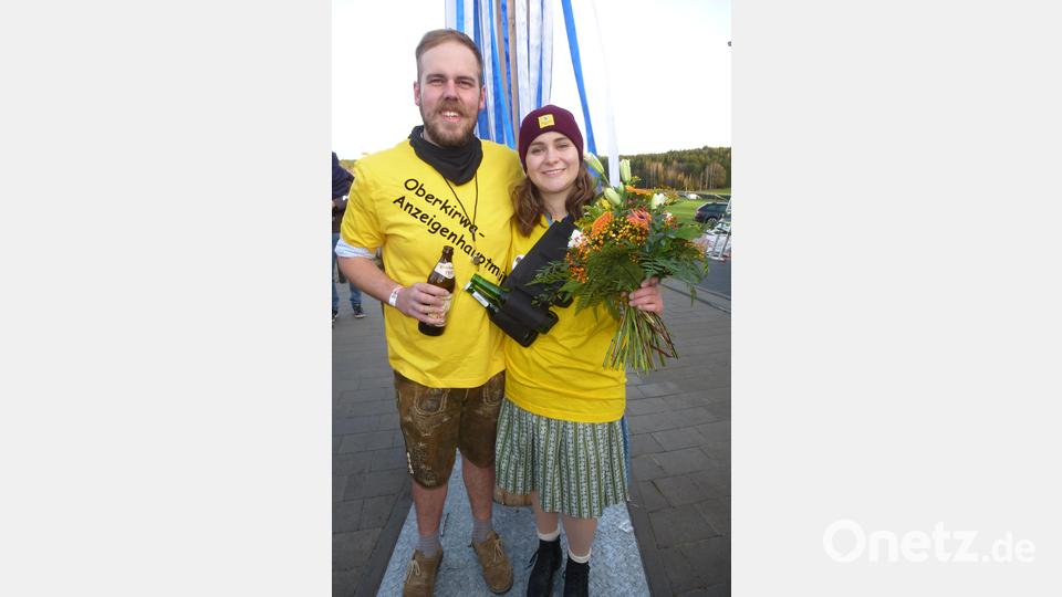 Sie sind bereits seit vier Jahren verliebt: Das neue Oberkirwapaar Jakob Kummer (25) und Lena Luber (23). Bild: bk