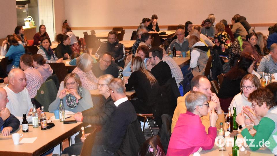 Zum Quiz-Abend kamen &quot;Newcomer&quot;, aber auch viele, die schon öfter dabei waren. Bild: rgr