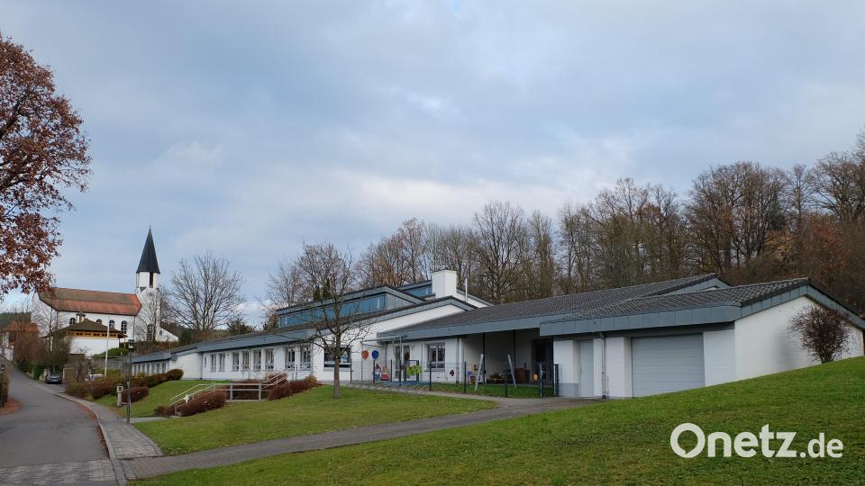 Der Kindergarten St. NIkolaus hat sich in den vergangenen 50 Jahren von der Außenansicht fast nicht verändert. Im Inneren des Gebäudes und im Garten können die Gäste ihre Erinnerungen an vergangene Zeiten hervorrufen. Bild: wlr