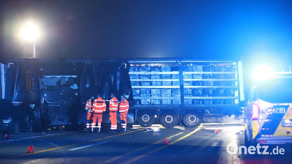 Die Hintergründe der Unfallserie müssen die Ermittler noch klären. Bild: Sascha Thelen/dpa