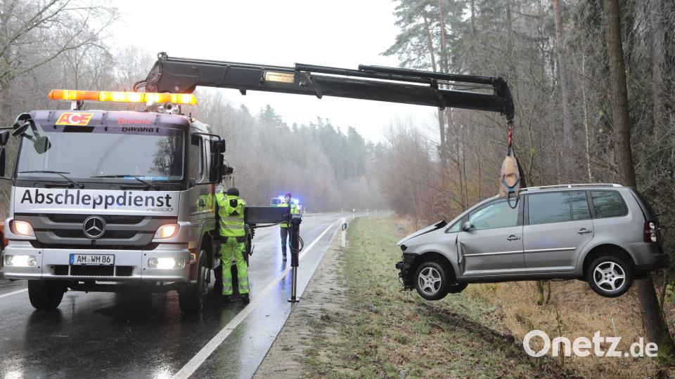 Unfall bei Sinnleithen bei Edelsfeld auf der B85. Bild: Wolfgang Steinbacher